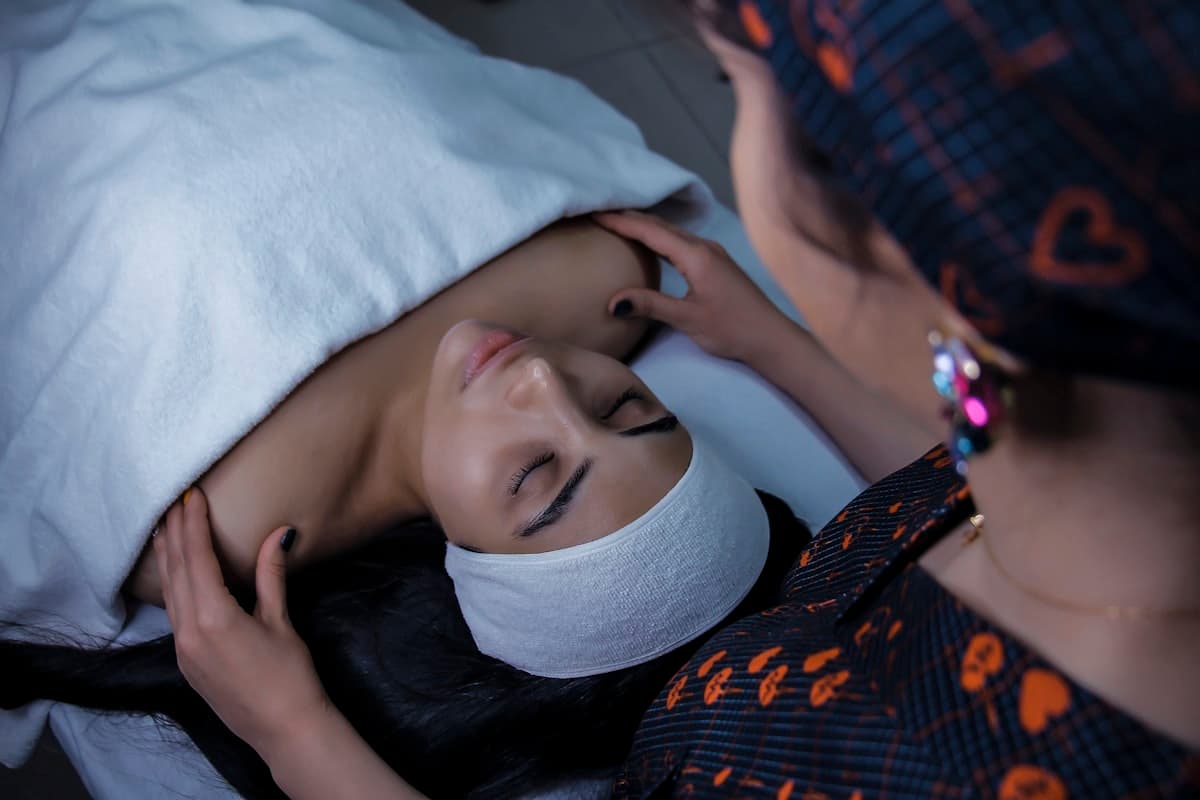 Chemical Peel Aftercare: Your Complete Day-by-Day Recovery Guide